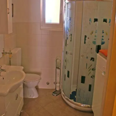 Cozy Ernesto*good Location*rovinj شقة